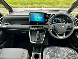 TOYOTA NOAH 2025