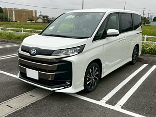 TOYOTA NOAH 2025