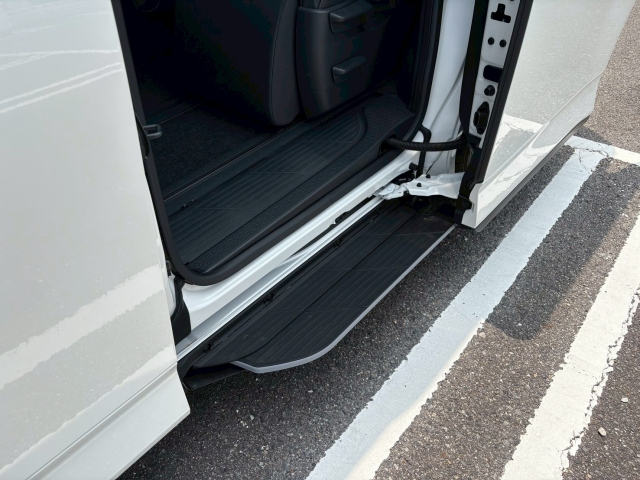 TOYOTA NOAH 2025
