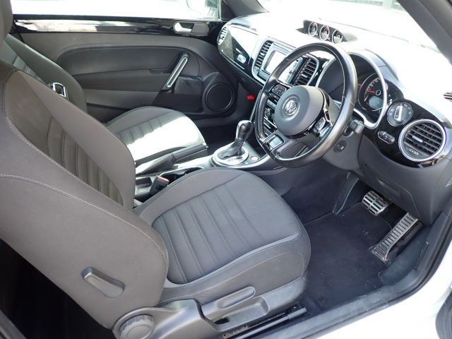 VOLKSWAGEN THE BEETLE 2016