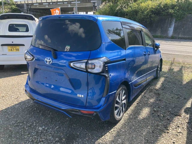 TOYOTA SIENTA 2015