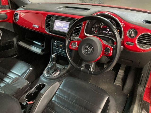 VOLKSWAGEN THE BEETLE 2012