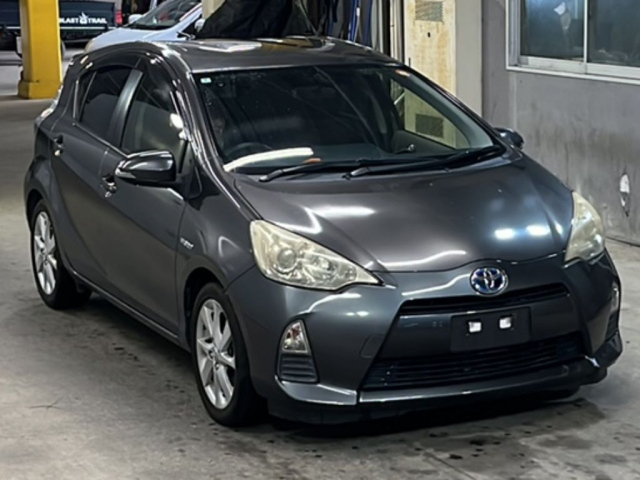 TOYOTA AQUA 2012