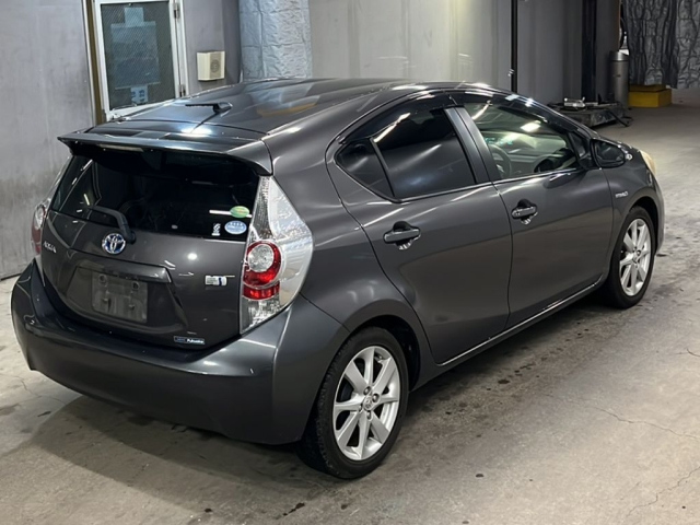 TOYOTA AQUA 2012
