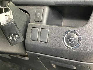 TOYOTA VOXY 2012
