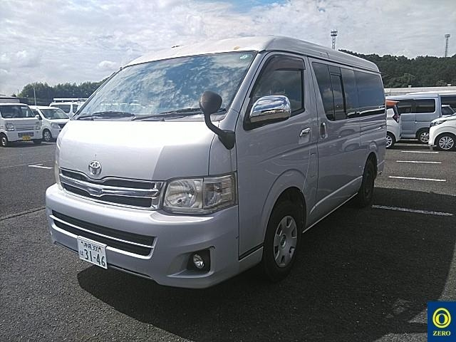 TOYOTA HIACE 2012