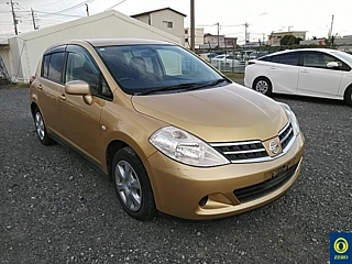 NISSAN TIIDA 2010