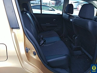NISSAN TIIDA 2010