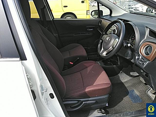 TOYOTA VITZ 2011