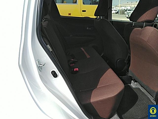 TOYOTA VITZ 2011