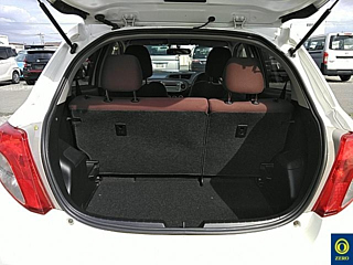 TOYOTA VITZ 2011