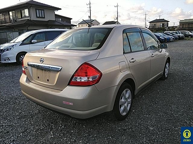 NISSAN TIIDA LATIO 2011
