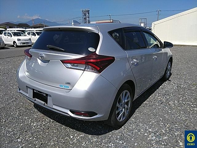 TOYOTA AURIS 2016