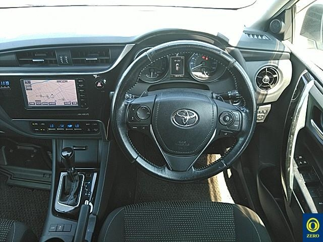TOYOTA AURIS 2016