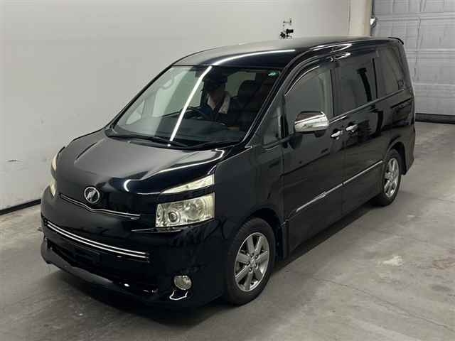TOYOTA VOXY 2009