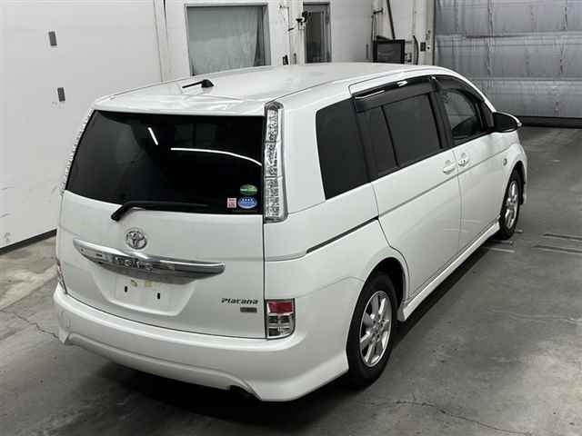 TOYOTA ISIS 2016