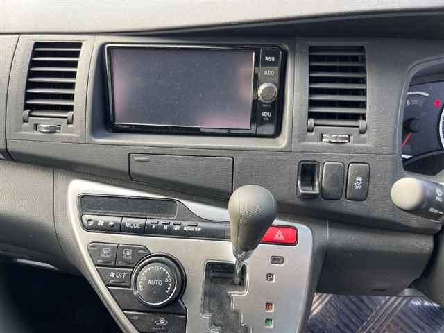 TOYOTA ISIS 2016
