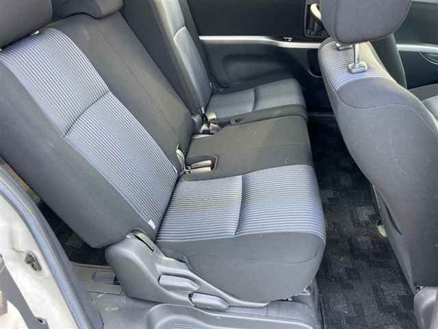 TOYOTA ISIS 2016