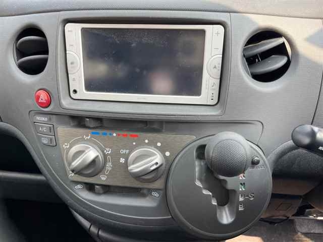 TOYOTA SIENTA 2013