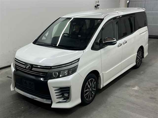 TOYOTA VOXY 2016