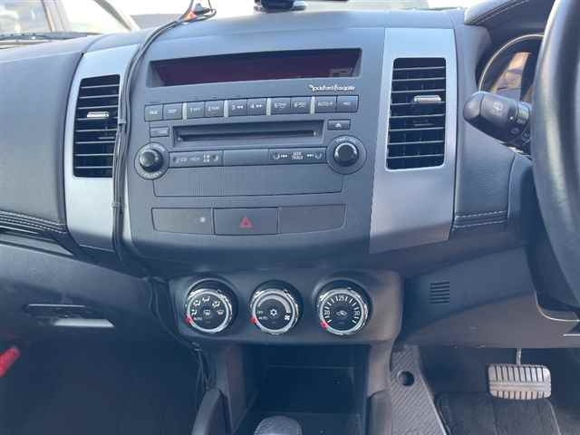 MITSUBISHI OUTLANDER 2011