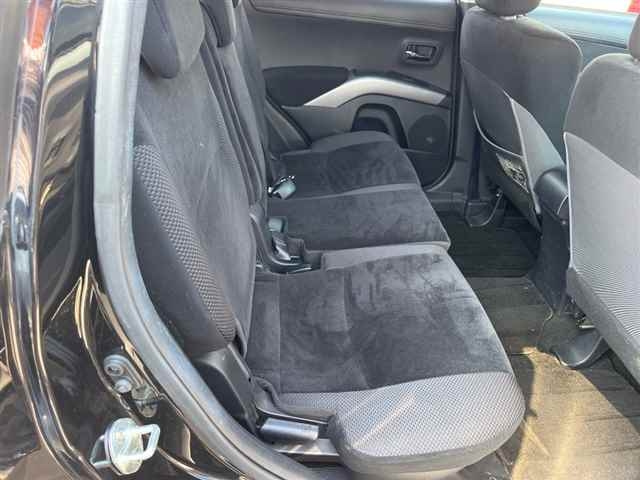 MITSUBISHI OUTLANDER 2011