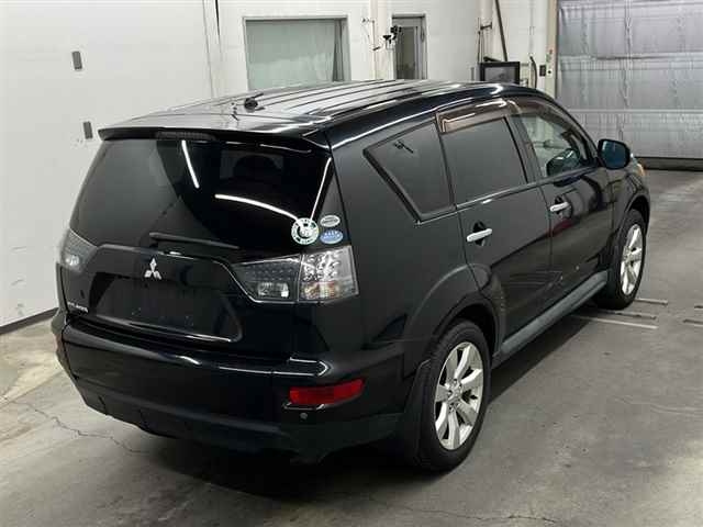 MITSUBISHI OUTLANDER 2011