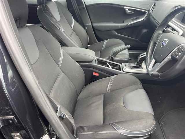 VOLVO V40 2015