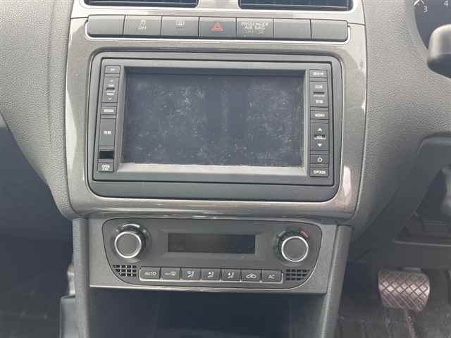 VOLKSWAGEN POLO 2013