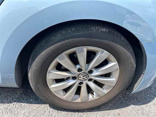 VOLKSWAGEN THE BEETLE 2013