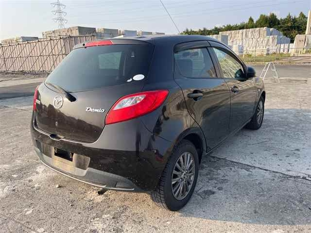 MAZDA DEMIO 2010