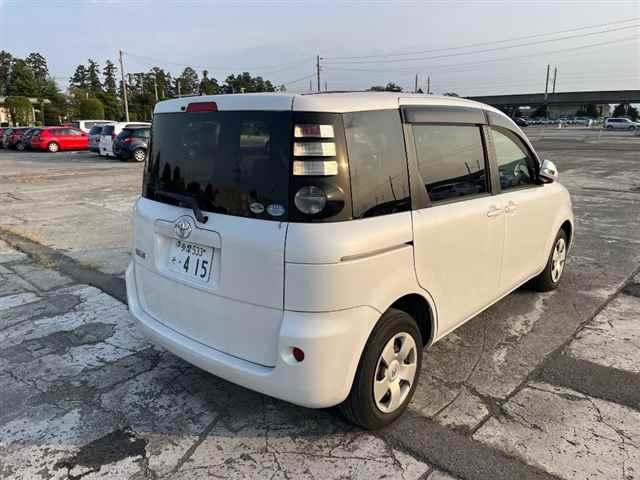 TOYOTA SIENTA 2009