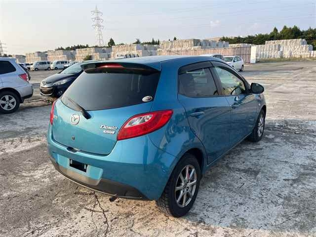 MAZDA DEMIO 2013