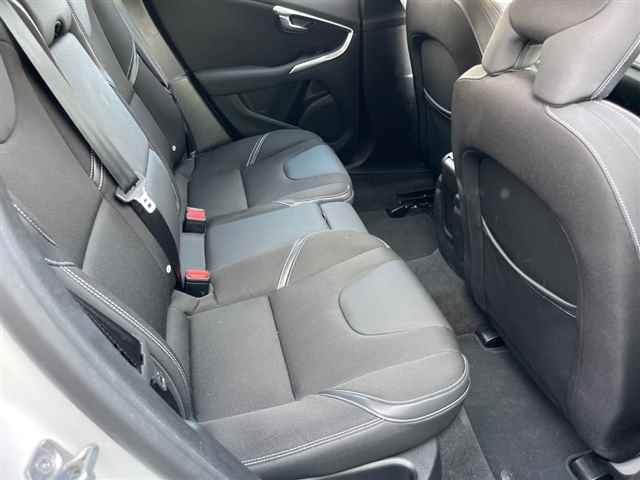 VOLVO V40 2017