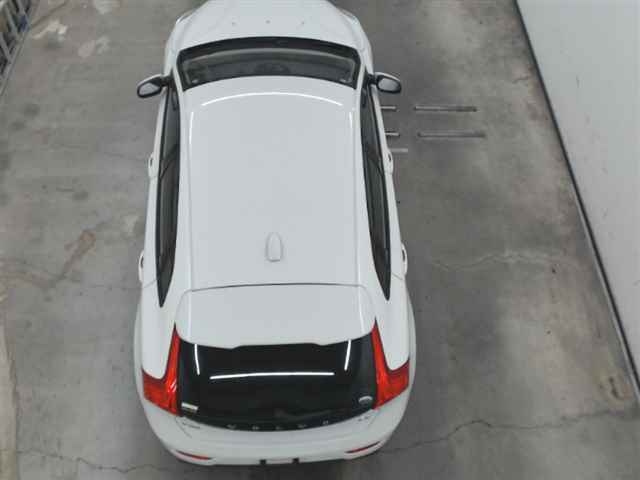 VOLVO V40 2017