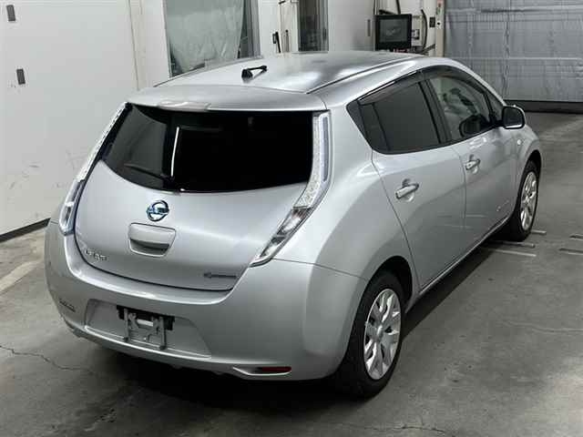 NISSAN LEAF 2013