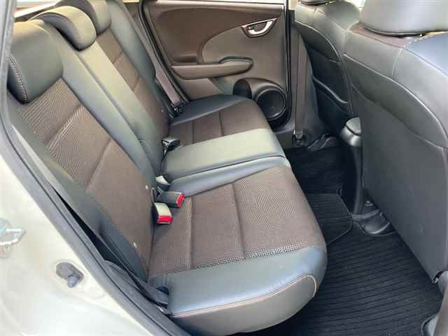 HONDA FIT SHUTTLE 2011
