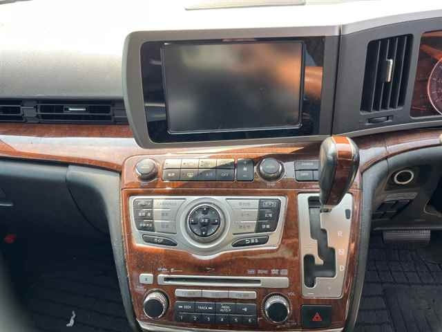 NISSAN ELGRAND 2010