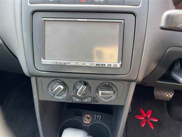 VOLKSWAGEN POLO 2010