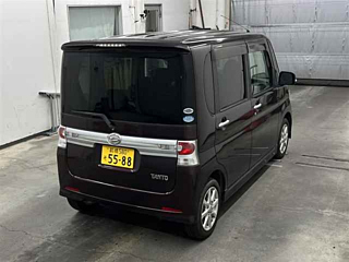 DAIHATSU TANTO 2011