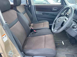 NISSAN ROOX 2010