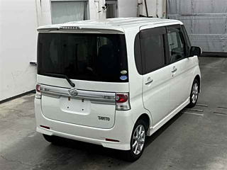 DAIHATSU TANTO 2011