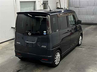NISSAN ROOX 2010