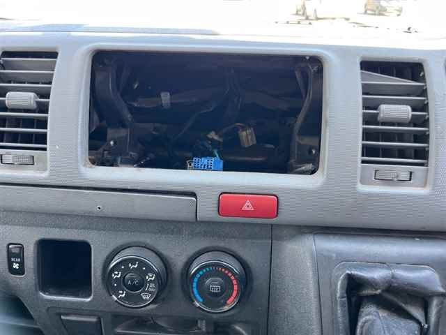 TOYOTA REGIUS ACE VAN 2010