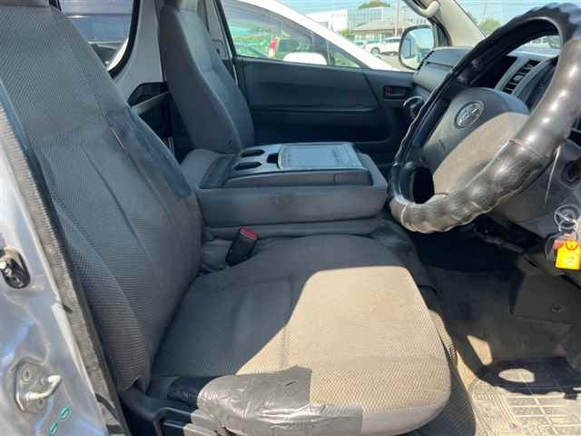 TOYOTA REGIUS ACE VAN 2010