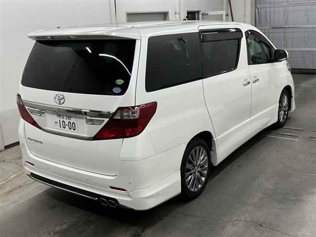 TOYOTA ALPHARD 2013
