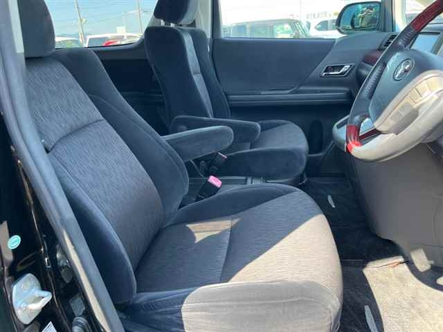 TOYOTA ALPHARD 2009
