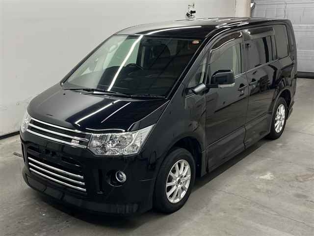 MITSUBISHI DELICA D5 2010