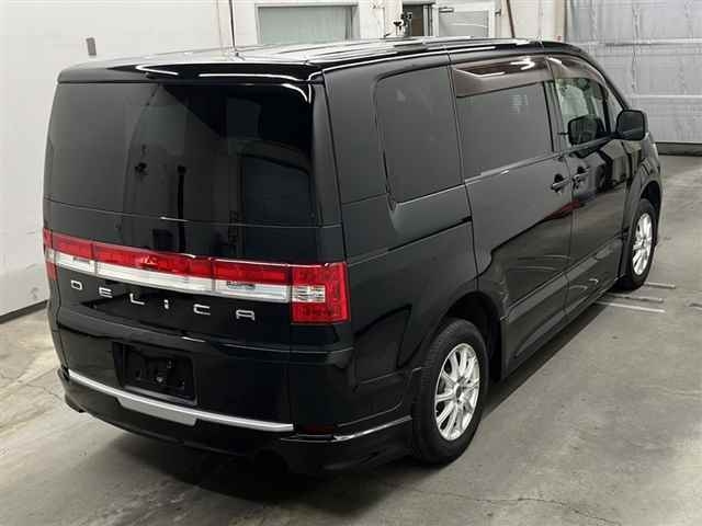 MITSUBISHI DELICA D5 2010