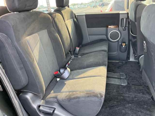 MITSUBISHI DELICA D5 2010